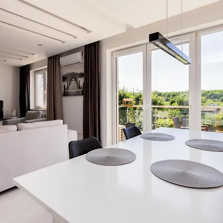 Brzezno Deluxe Apartament *